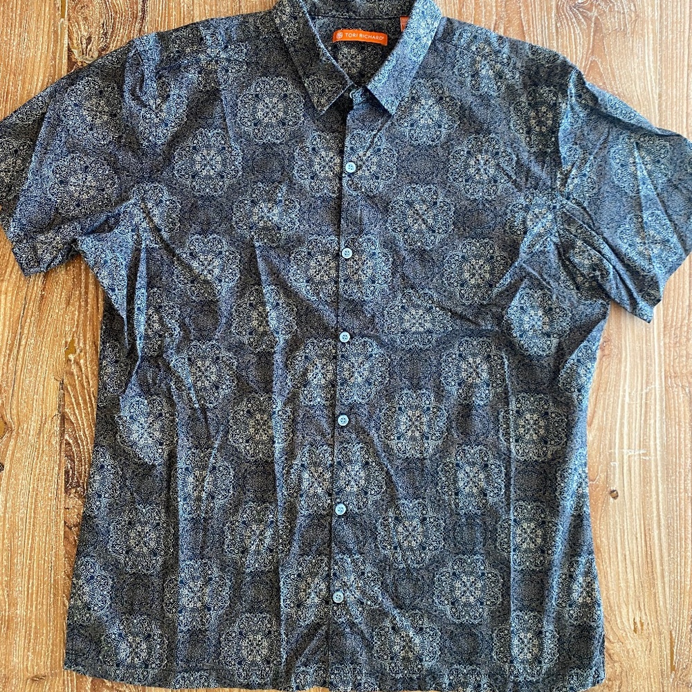 Tori Richard Short-Sleeved Button-Down, Size L